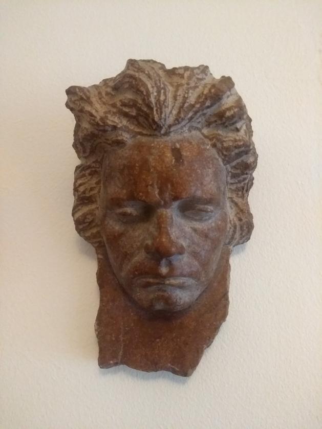 Click image for larger version

Name:	Beethoven scultpure.jpg
Views:	23
Size:	44.2 KB
ID:	119035